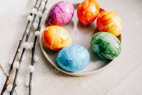 Preview: Colorful Painted Easter Eggs on Plate with Spring Willow Branches