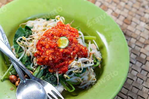Preview: Fresh Vegetables with Spicy Chili Sauce