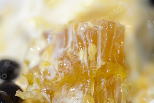 Preview: the delectable combination of honey bee-infused flavors and creamy ice cream