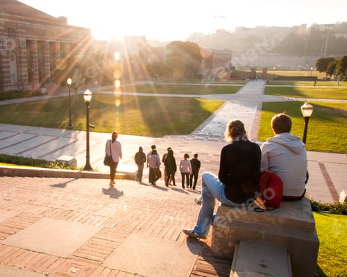 Preview: Students at university campus