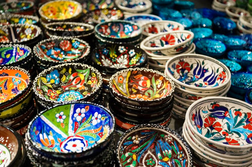 Preview: Turkish colorful ceramics on the Istanbul Grand Bazaar