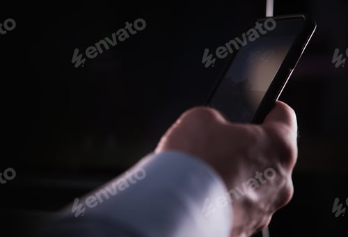 Preview: Hand with Smartphone Closeup