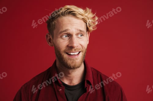 Preview: White bearded man wearing shirt smiling and looking at camera