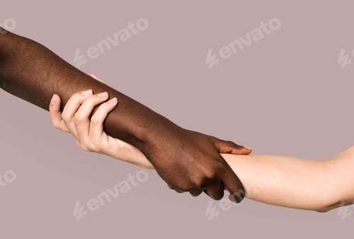 Preview: Hand holding variation of object
