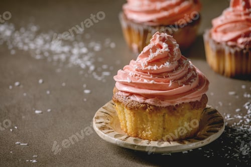 Preview: Homemade cupcake with buttercream