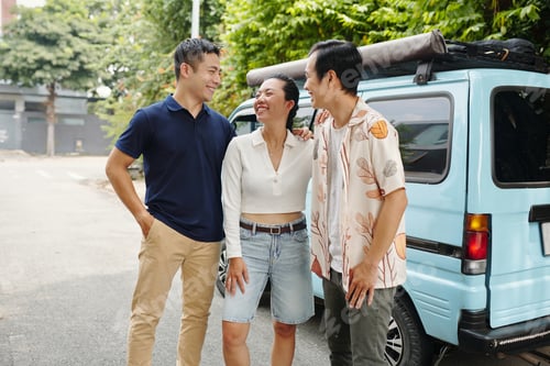 Preview: Happy Friends Getting Ready For Trip