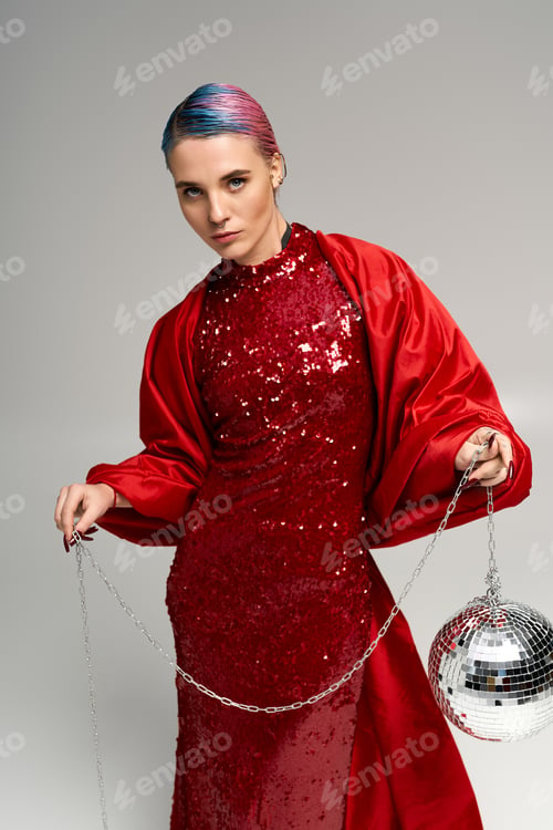 Preview: Celebrating winter beauty with sparkling attire and joy