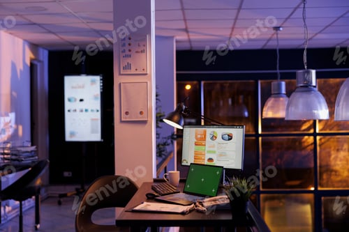 Preview: Green screen chroma key mock up laptop computer with isolated display