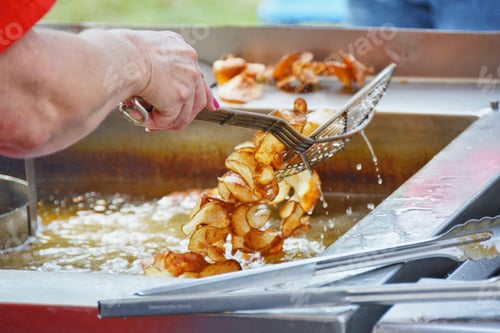 Preview: Frayed potato at festival