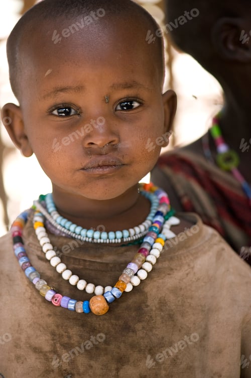 Preview: Portrait of a masai child looking at the camera