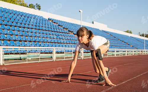 Preview: Teenager ready to race on stadium track in sunny day