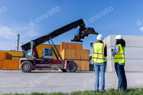 Preview: teamwork and safety in logistics operations