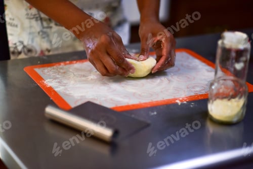 Preview: Candid Kitchen Moments