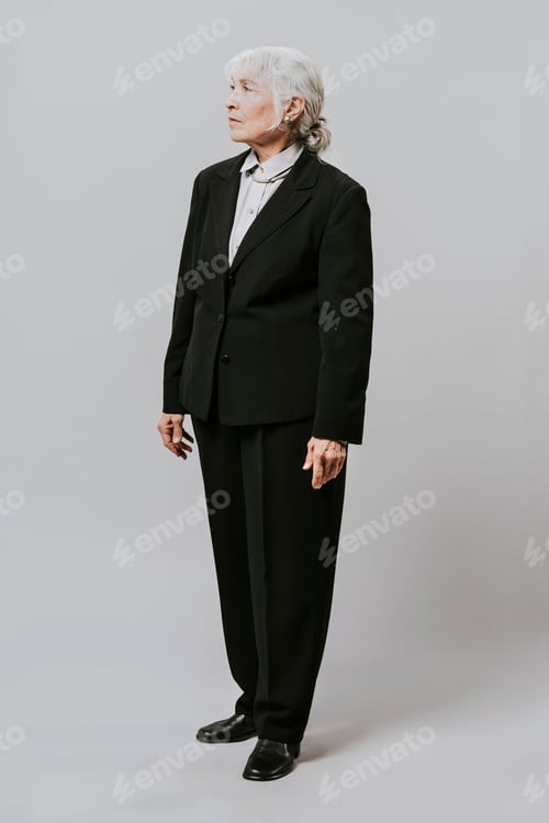 Preview: Senior businesswoman in a formal wear
