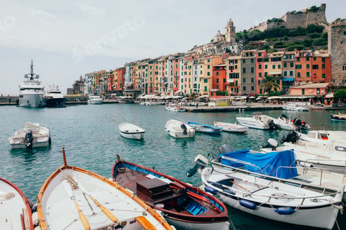 Preview: Beautiful colorful houses and boats in scenery italian village Portovenere