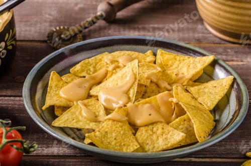 Preview: Nachos with homemade cheese dip