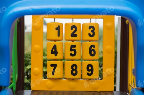 Preview: Cubes with numbers are on playground.