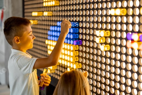 Preview: Kids playing in science museum