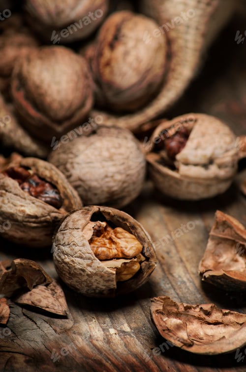 Preview: Walnuts