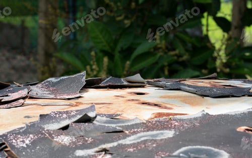 Preview: Peeled body paint from top of an old car