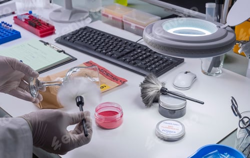 Preview: Expert Police get refringentes from a broken glass bottle in Criminalistic Lab, conceptual image