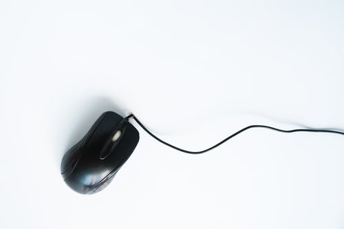 Preview: black wired mouse on a white background