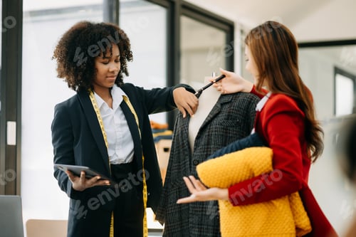 Preview: Fashion Designers Working Together on Garment Design