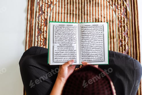 Preview: Reading Holy Quran