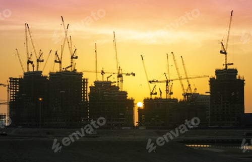 Preview: Construction Cranes in Dubai