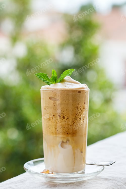 Preview: Trendy iced frothy ultra fluffy Dalgona instant Coffee drink