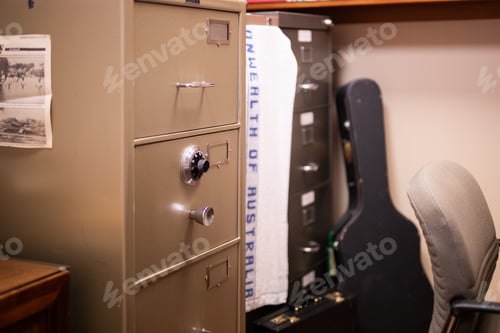 Preview: Retro office