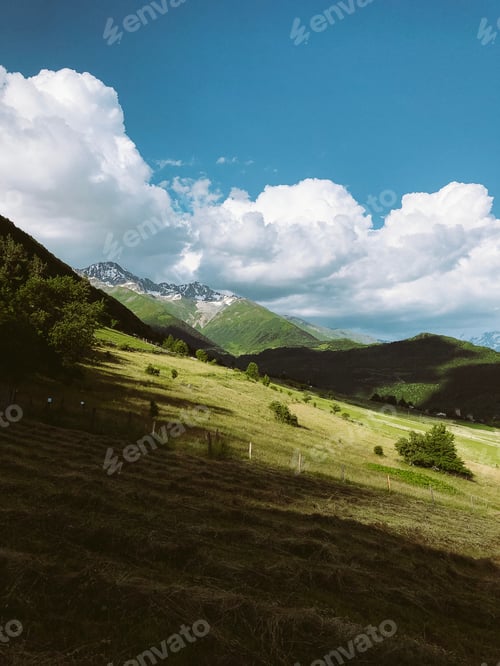 Preview: summer, mountains, green slopes, sunny weather