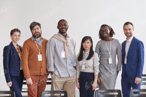 Preview: Team of Business People in Row