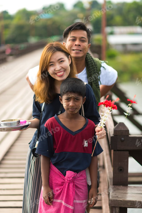 Preview: Little Mon people welcome tourists on the wooden bridge or Mon Bridge