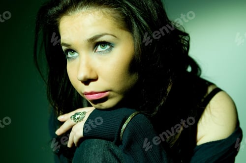 Preview: Portrait of young girl