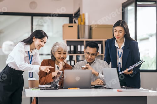 Preview: Asian people in office, group meeting in boardroom, working together, annual discuss opinions