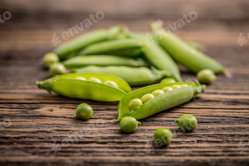 Preview: Green, fresh peas