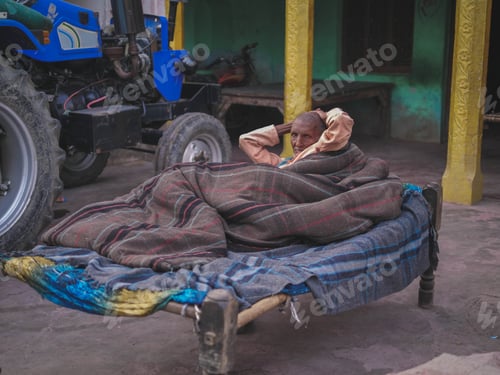 Preview: Poor people, old man