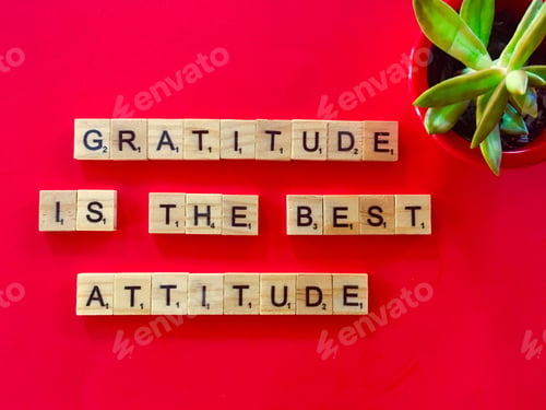 Preview: GRATITUDE on red background