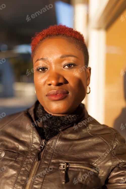 Preview: Portrait of a black afro woman