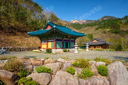 Preview: Sinheungsa temple in Seoraksan National Park, Soraksan, South Korea