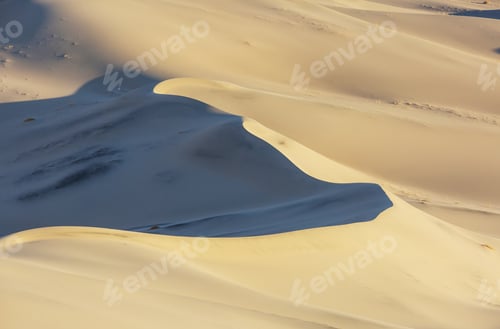 Preview: Sand dunes in California