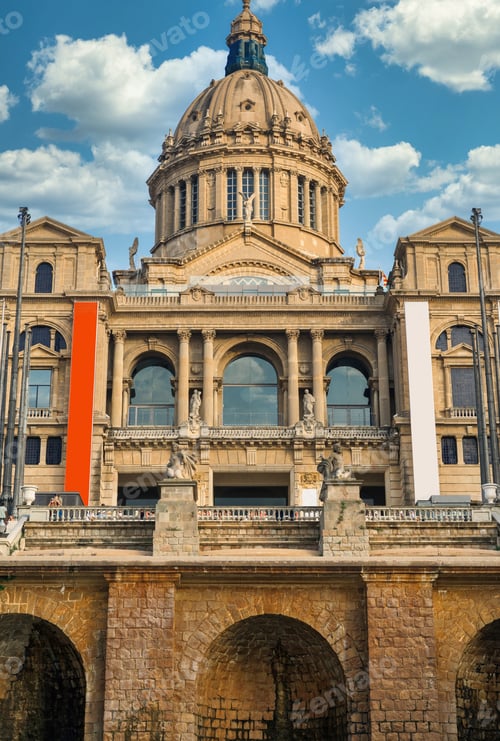 Preview: The National Palace, gardens and people in front of it. Cloudy sky