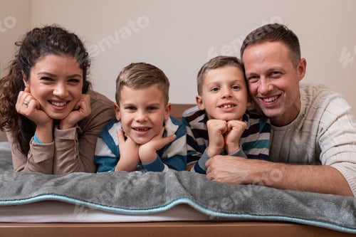Preview: Family at home