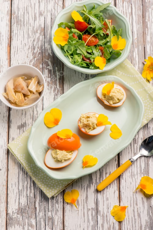 Preview: curcuma stuffed egg with mixed salad