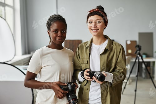 Preview: Two Female Photographers Portrait