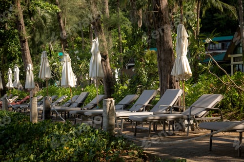 Preview: Thailand's private beach, with stunning views of the cliffs. Krabi Province