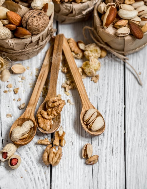 Preview: different nuts in plates