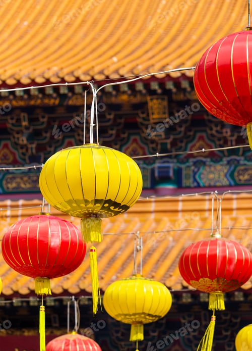 Preview: Red and yellow Lantern in Chinese temple