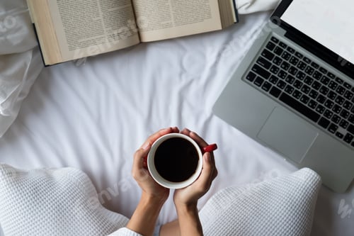 Vorschau: Entspannen Sie sich am Wochenende am Morgen.